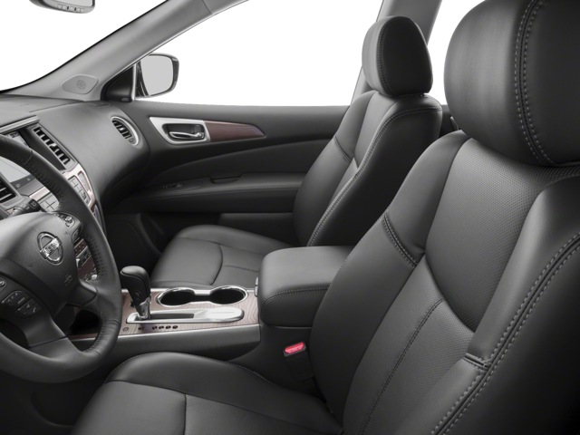 2017 Nissan Pathfinder Platinum photo 2