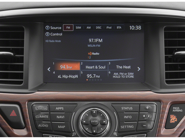 2017 Nissan Pathfinder Platinum photo 3