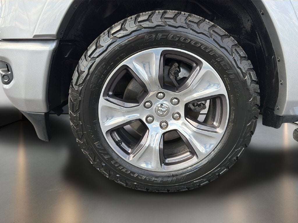 2022 RAM 1500 Laramie Crew Cab 4x2 5'7" Box