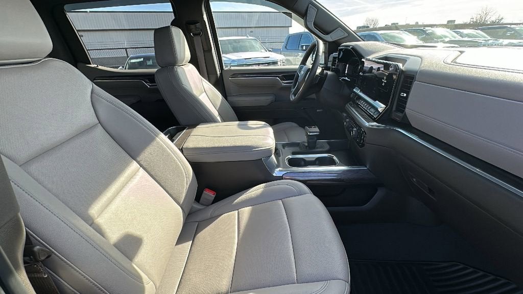 2025 Chevrolet Silverado 1500 LTZ