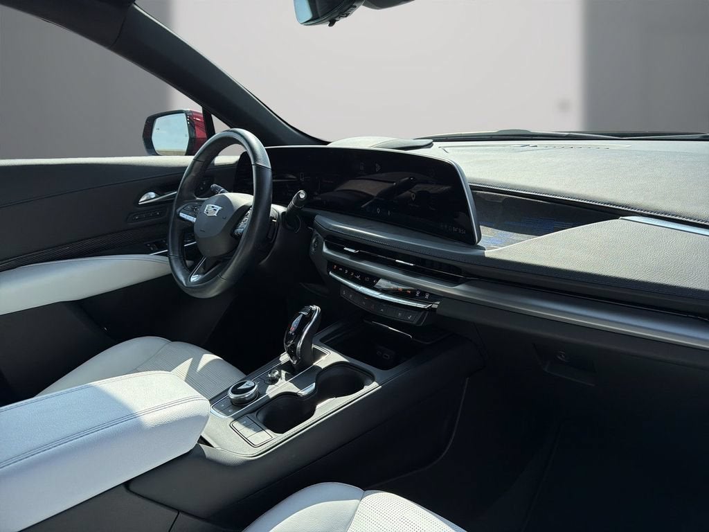 2024 Cadillac XT4 Sport