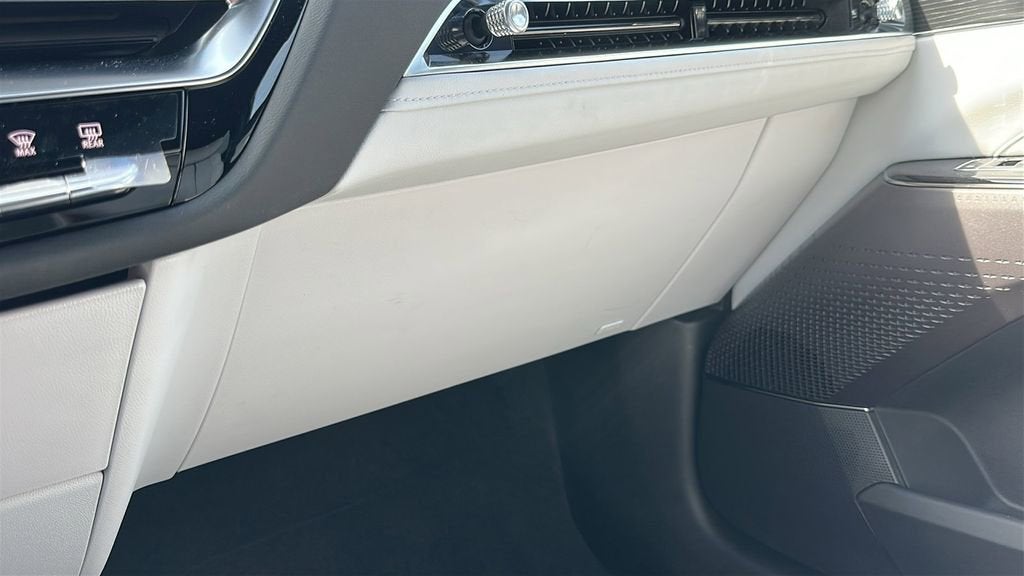 2025 Cadillac LYRIQ Luxury 1