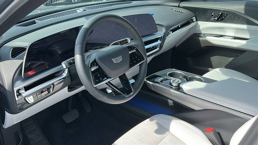 2025 Cadillac LYRIQ Luxury 1