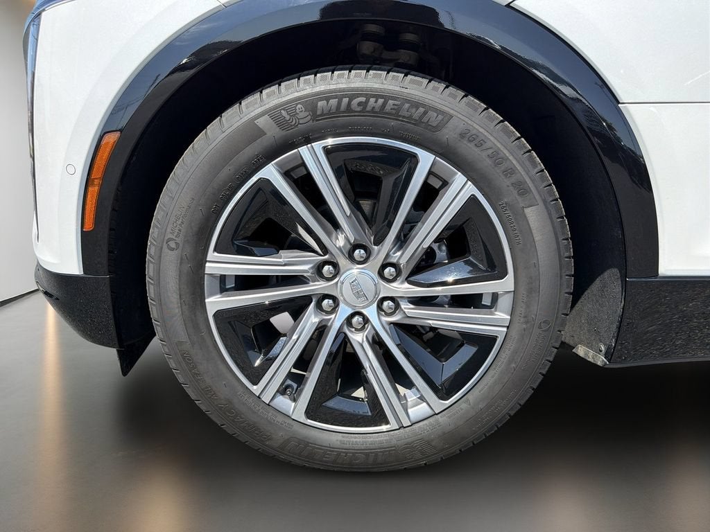 2024 Cadillac LYRIQ Luxury 1