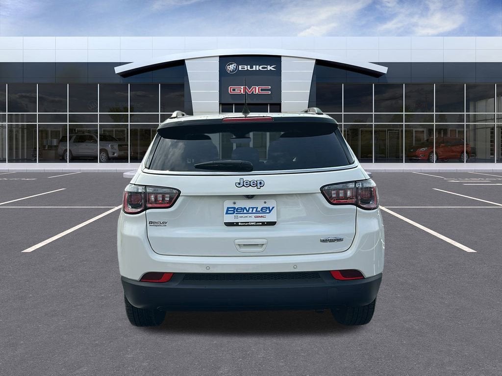 2020 Jeep Compass Latitude w/Sun/Safety Pkg