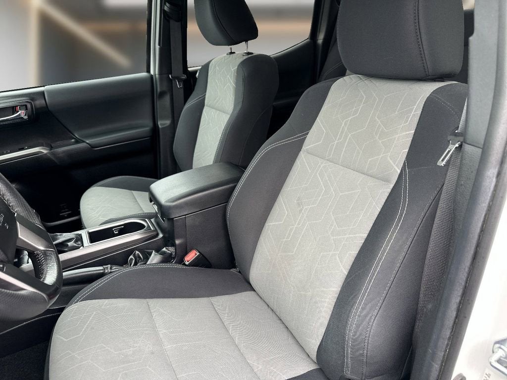 2022 Toyota Tacoma 4WD SR