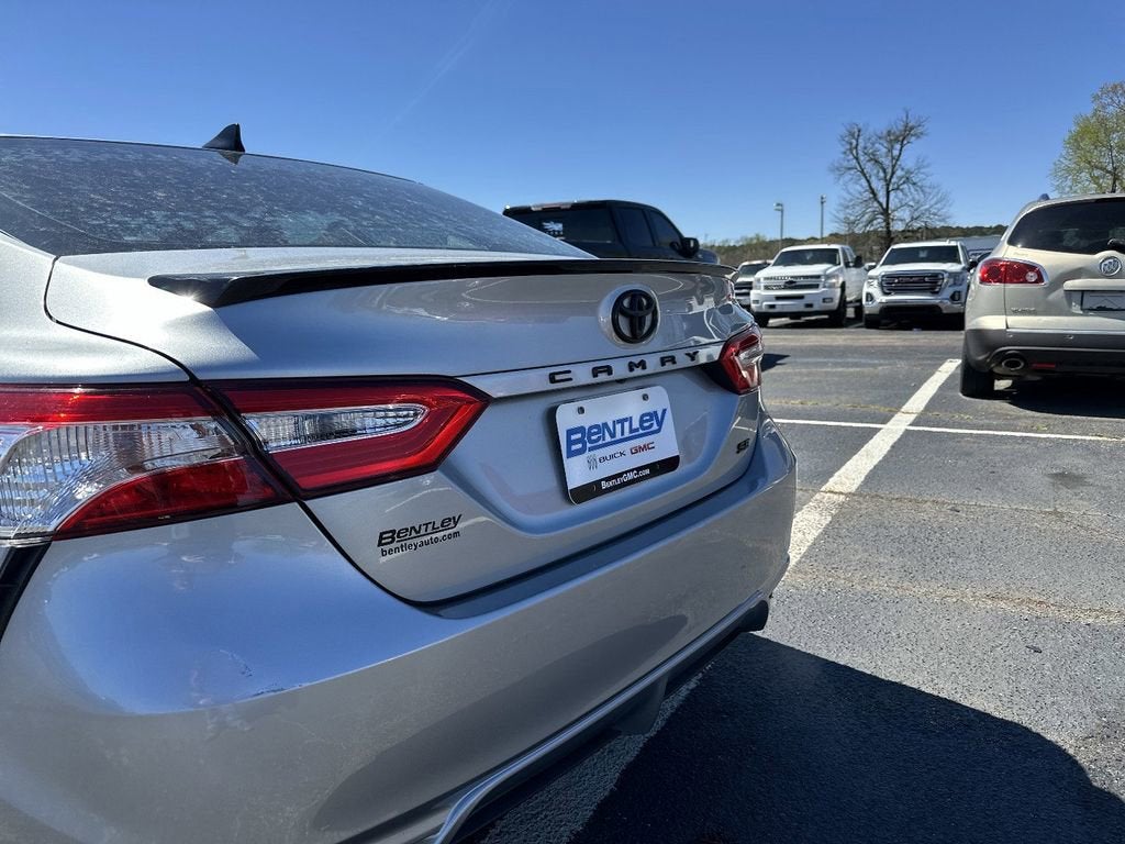 2020 Toyota Camry SE