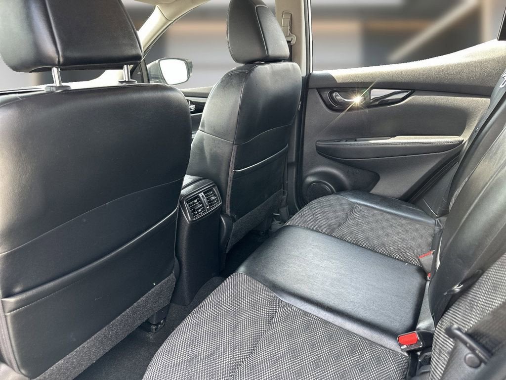 2022 Nissan Rogue Sport SV