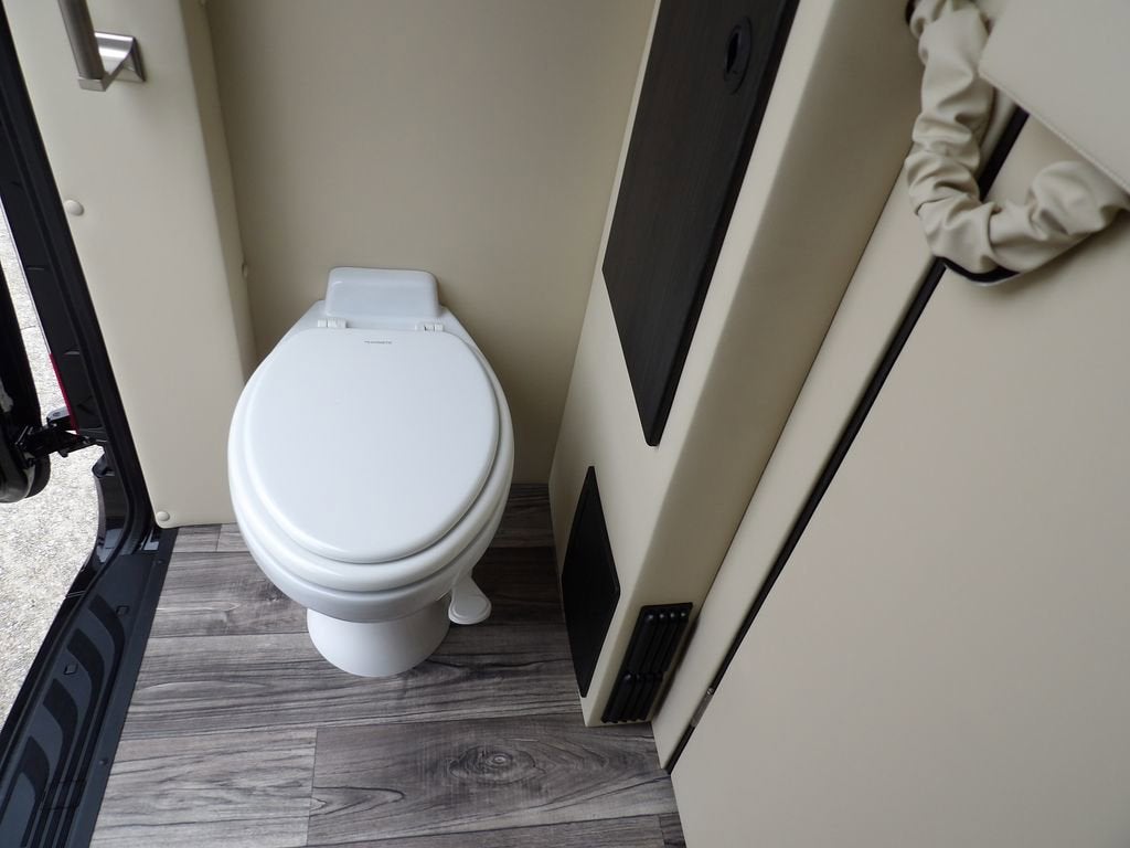 2024 Mercedes-Benz Sprinter Cargo Van High Roof 4-Cyl Diesel HO