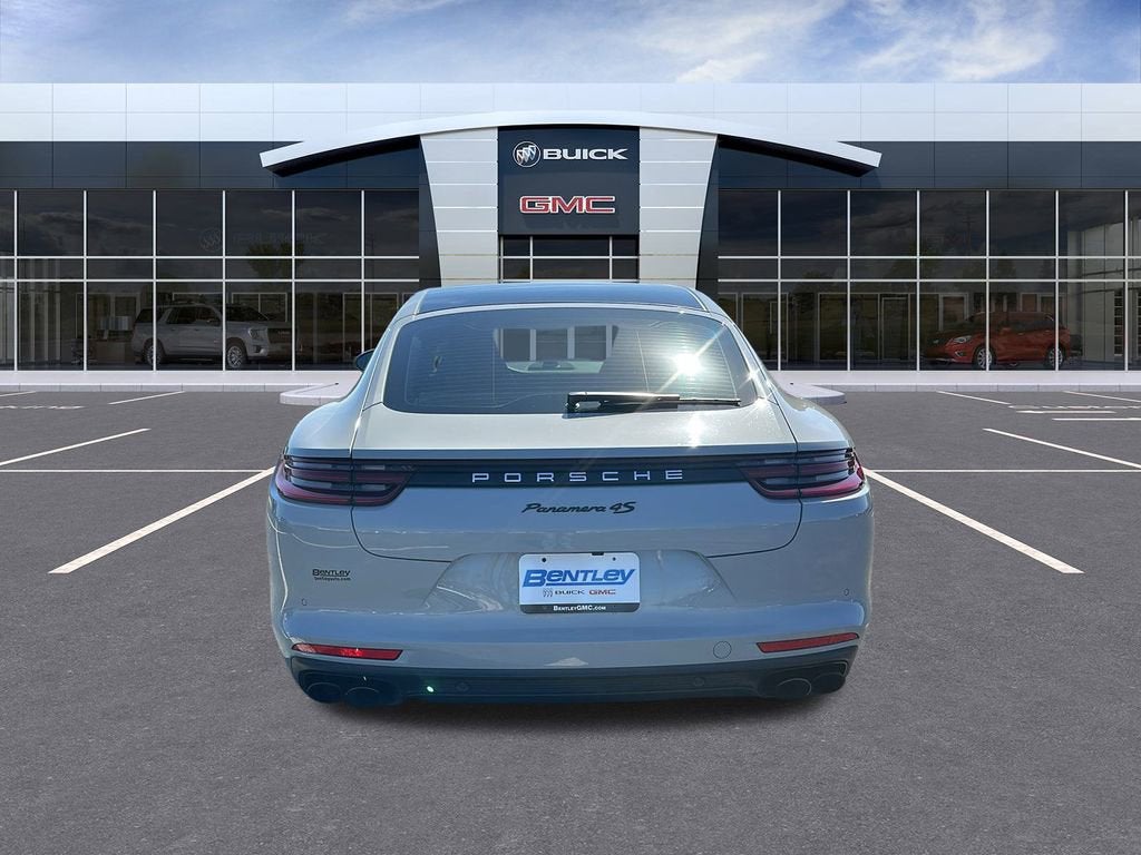 2018 Porsche Panamera 4S