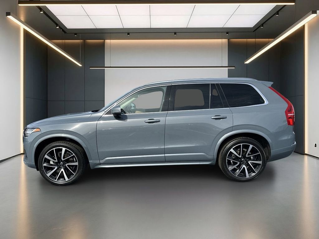 2022 Volvo XC90 Momentum