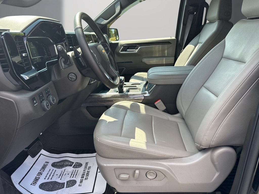2025 Chevrolet Silverado 1500 LTZ