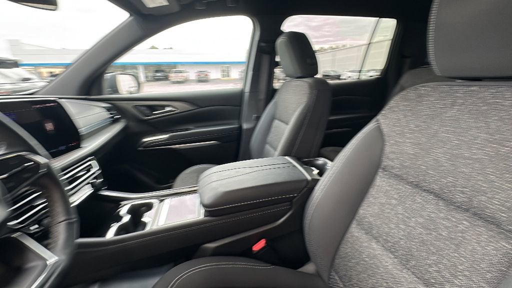 2024 Chevrolet Traverse LS