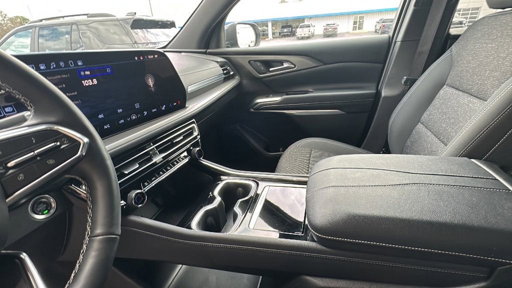 2024 Chevrolet Traverse LS