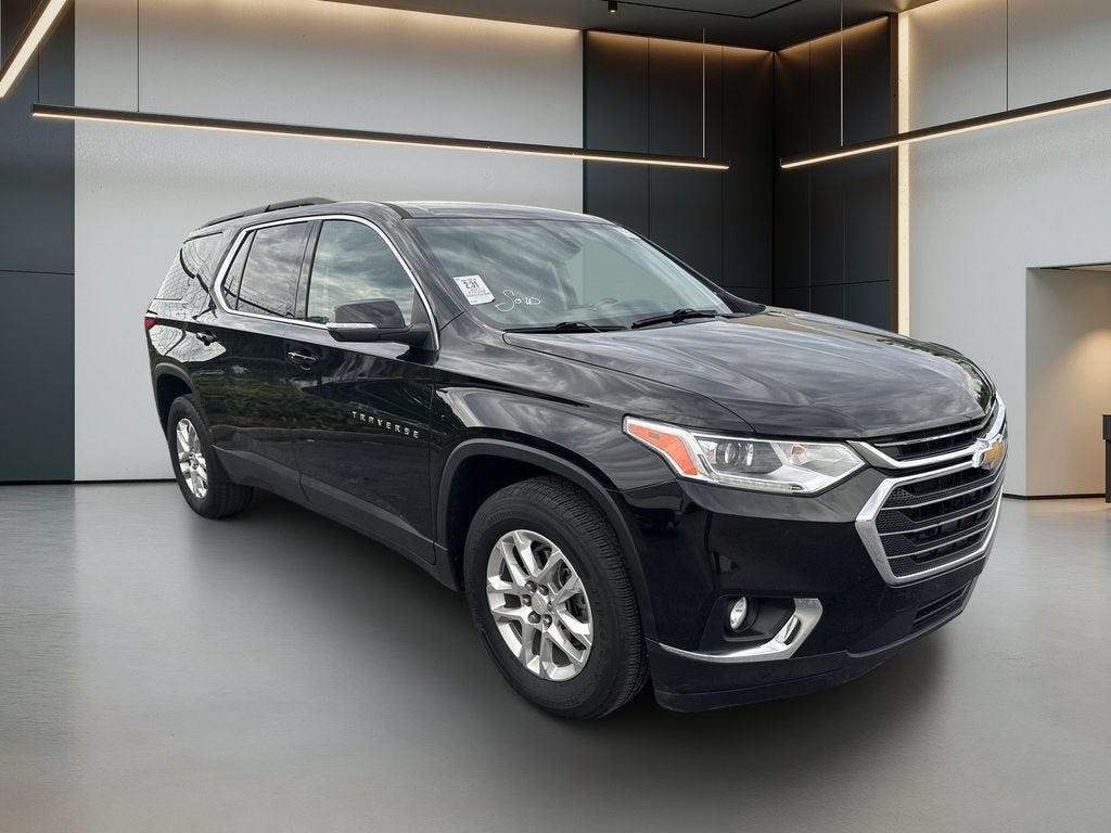 2021 Chevrolet Traverse LT Cloth