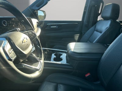 2025 Chevrolet Suburban LT