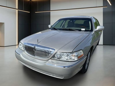 2011 Lincoln Town Car Signature Limited