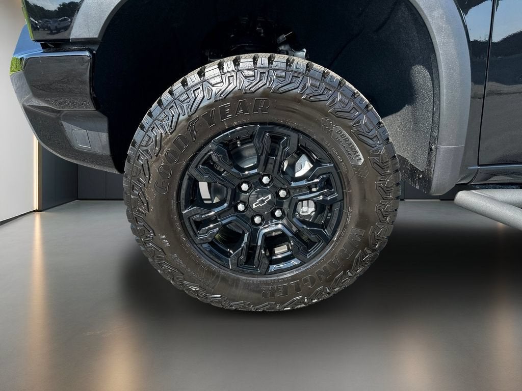 2026 Chevrolet Silverado 1500 ZR2 - Photo 10