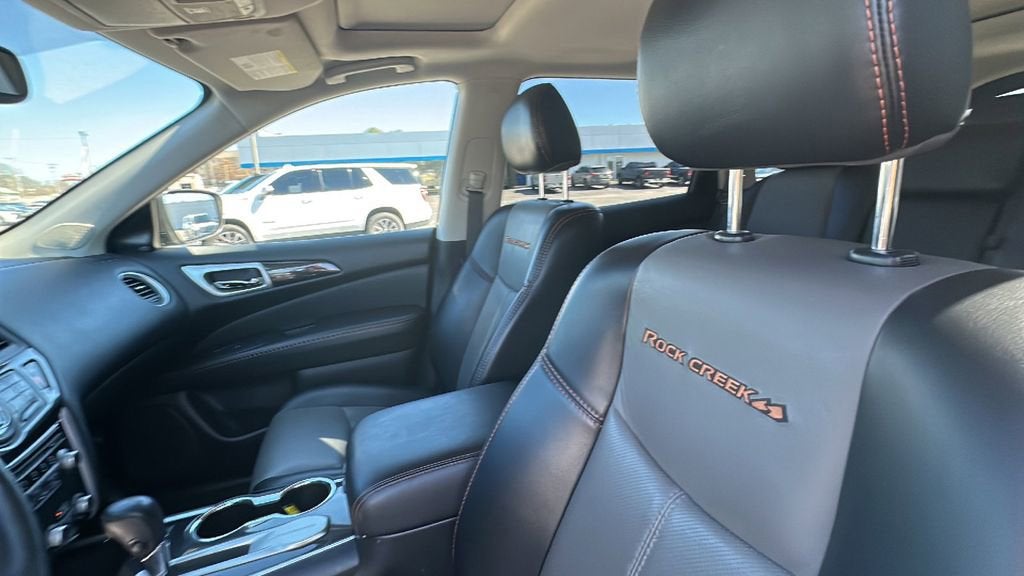 2019 Nissan Pathfinder SL