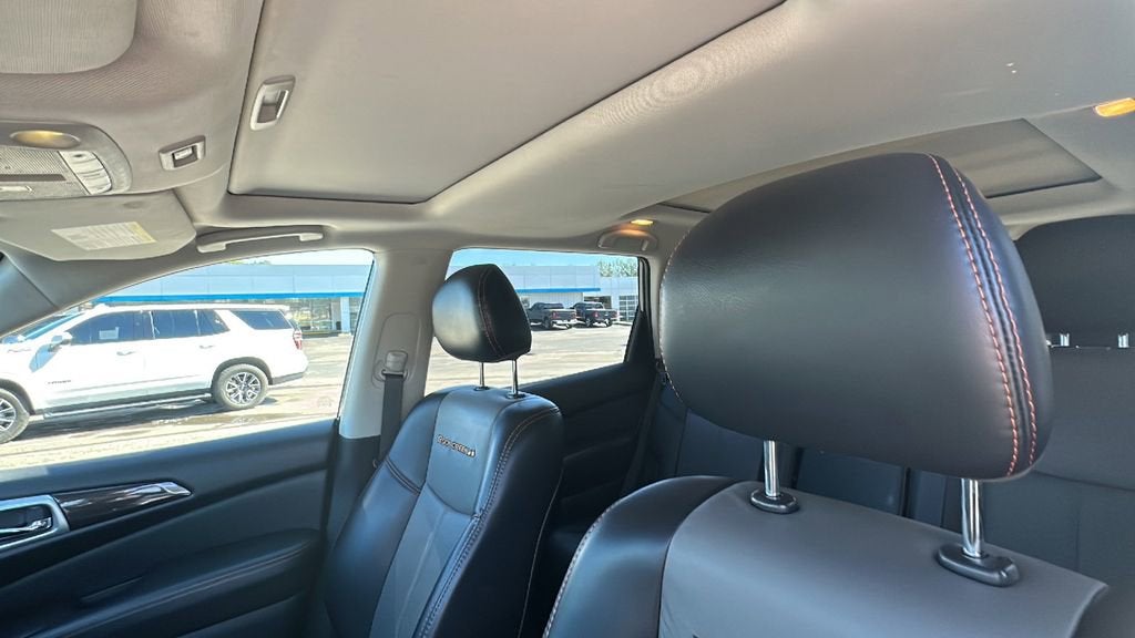 2019 Nissan Pathfinder SL