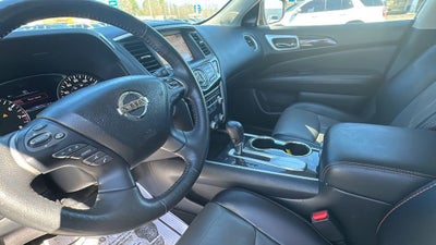 2019 Nissan Pathfinder SL