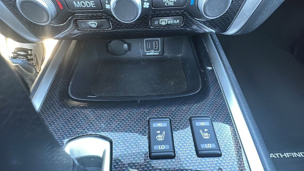 2019 Nissan Pathfinder SL