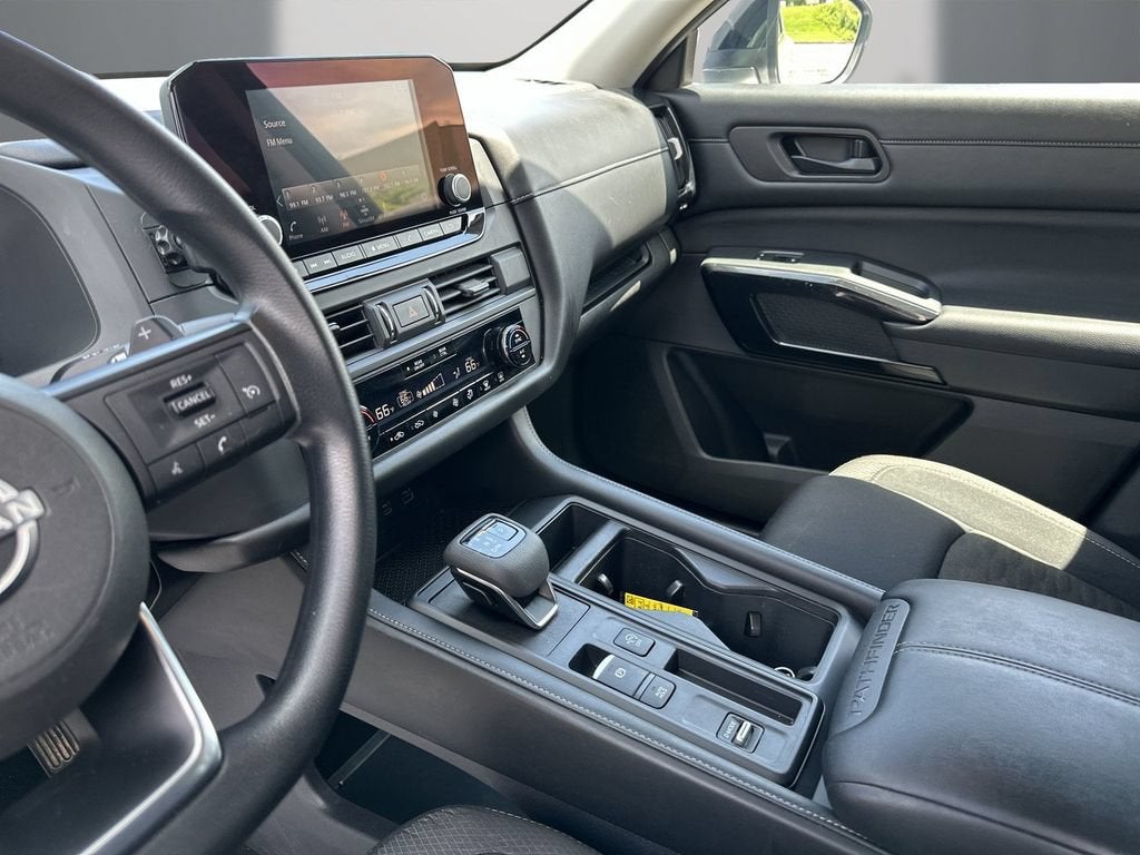 2023 Nissan Pathfinder S