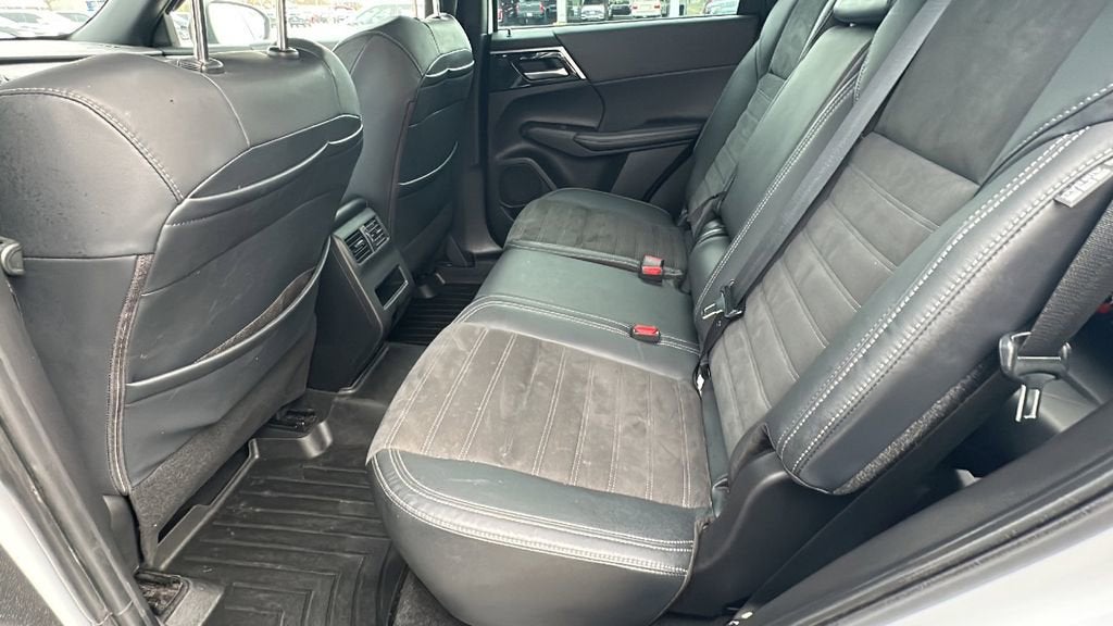 2022 Mitsubishi Outlander SE