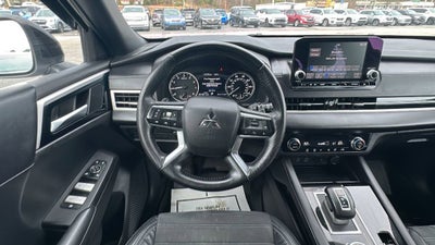 2022 Mitsubishi Outlander SE