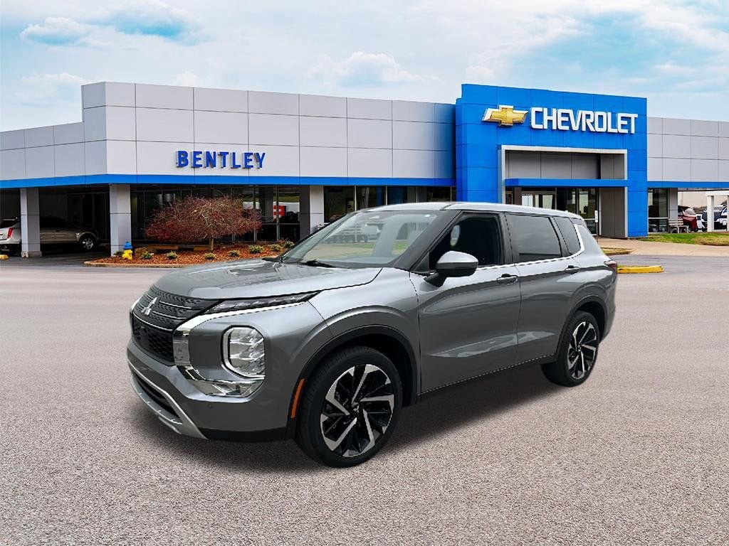 2023 Mitsubishi Outlander SE