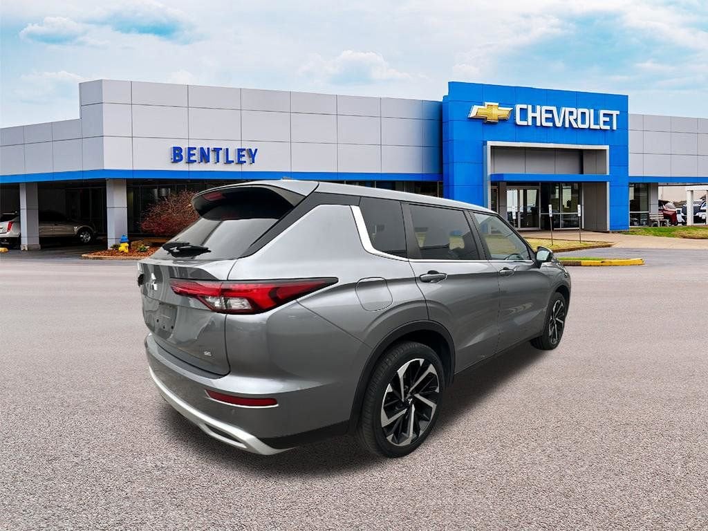 2023 Mitsubishi Outlander SE