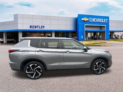 2023 Mitsubishi Outlander SE