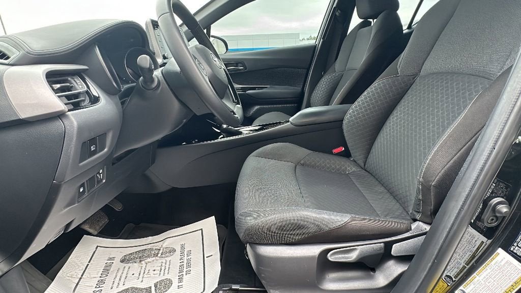 2022 Toyota C-HR XLE