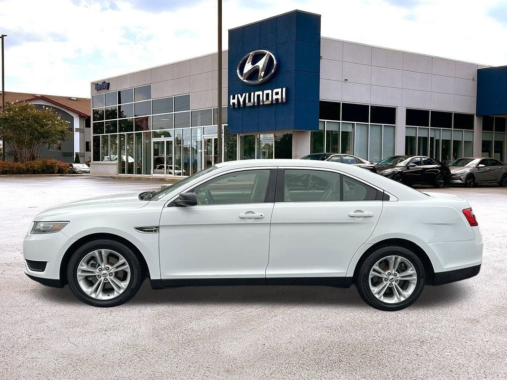 2015 Ford Taurus SE