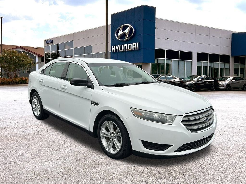 2015 Ford Taurus SE