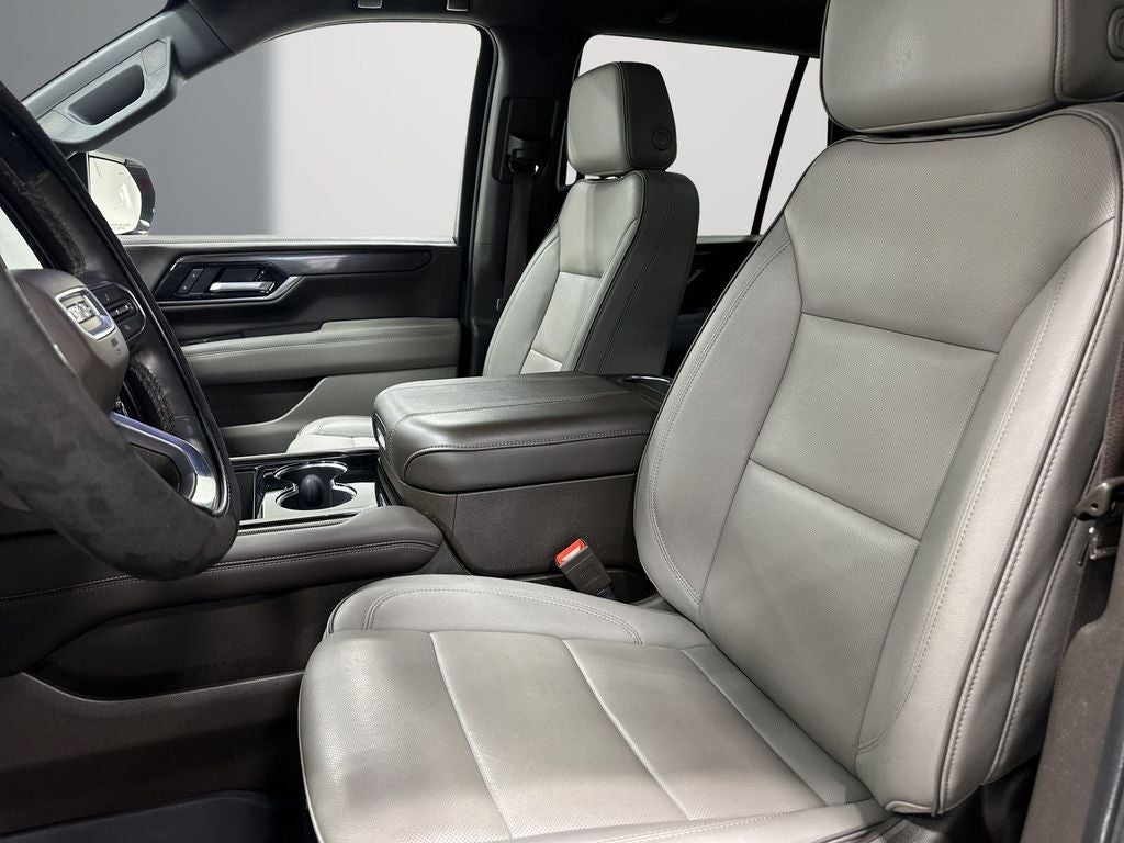 2025 GMC Yukon Elevation