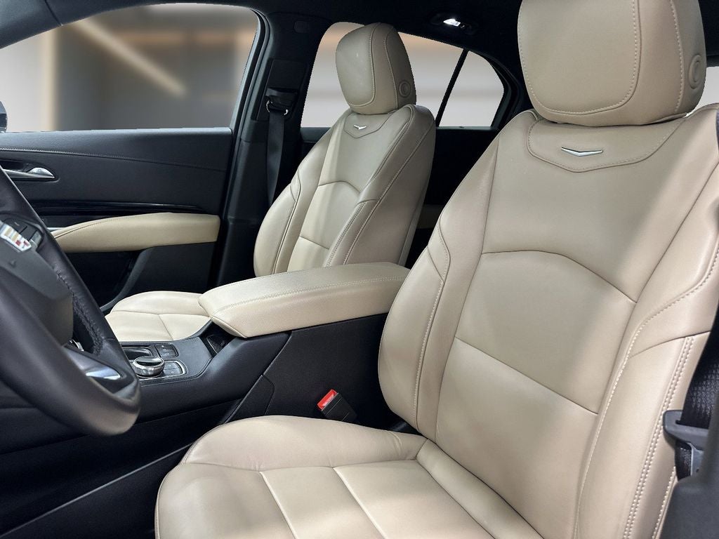 2024 Cadillac XT4 Luxury