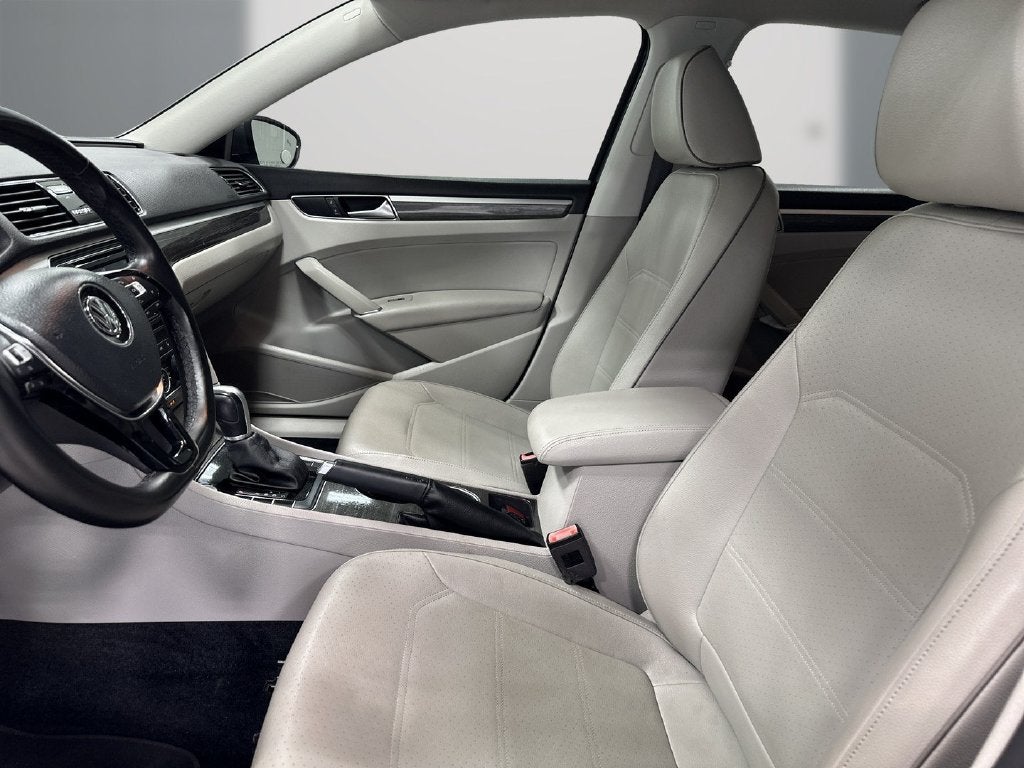2018 Volkswagen Passat 2.0T SE