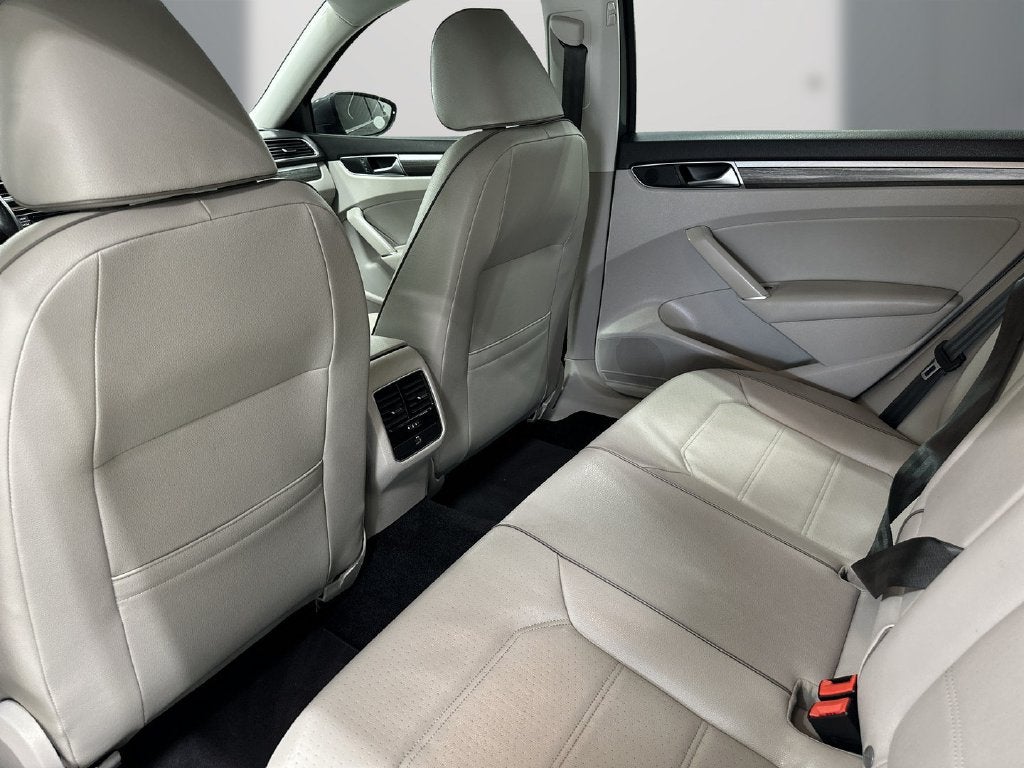 2018 Volkswagen Passat 2.0T SE