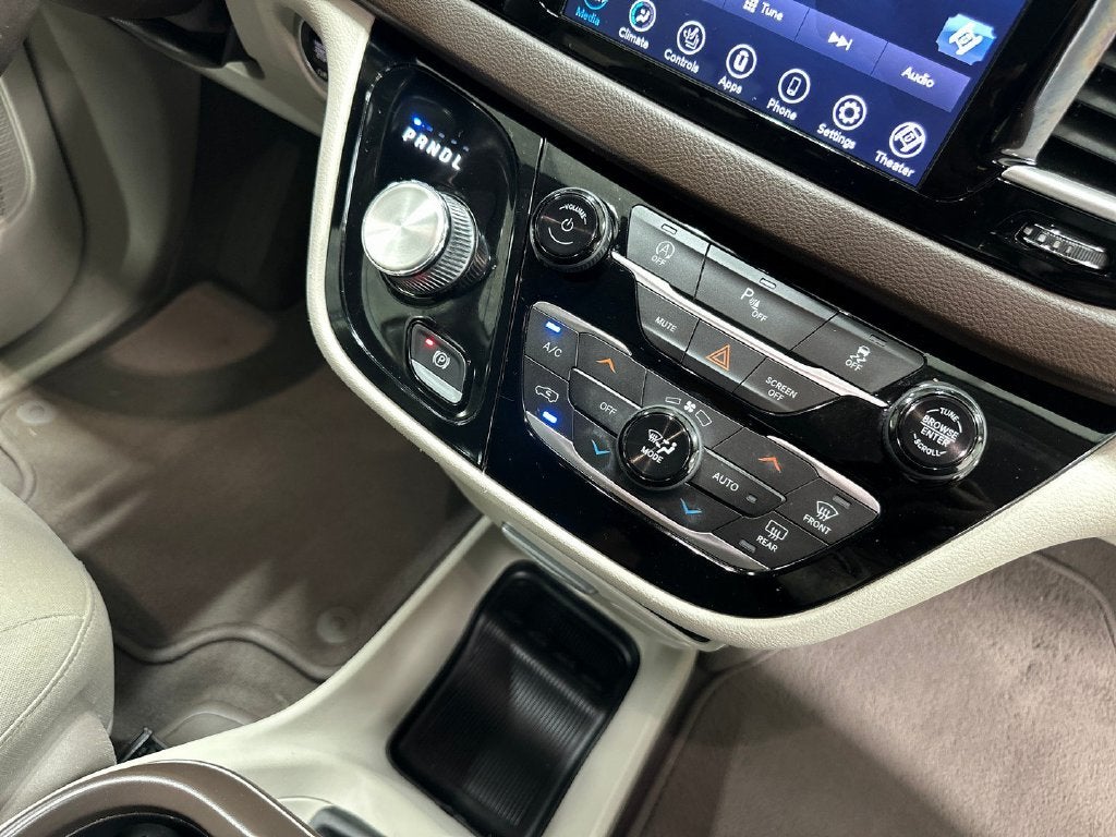 2020 Chrysler Pacifica Touring
