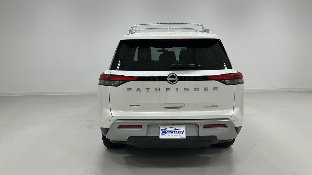 2023 Nissan Pathfinder SL
