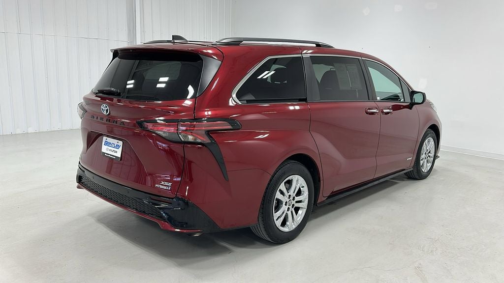 2021 Toyota Sienna XSE 7 Passenger
