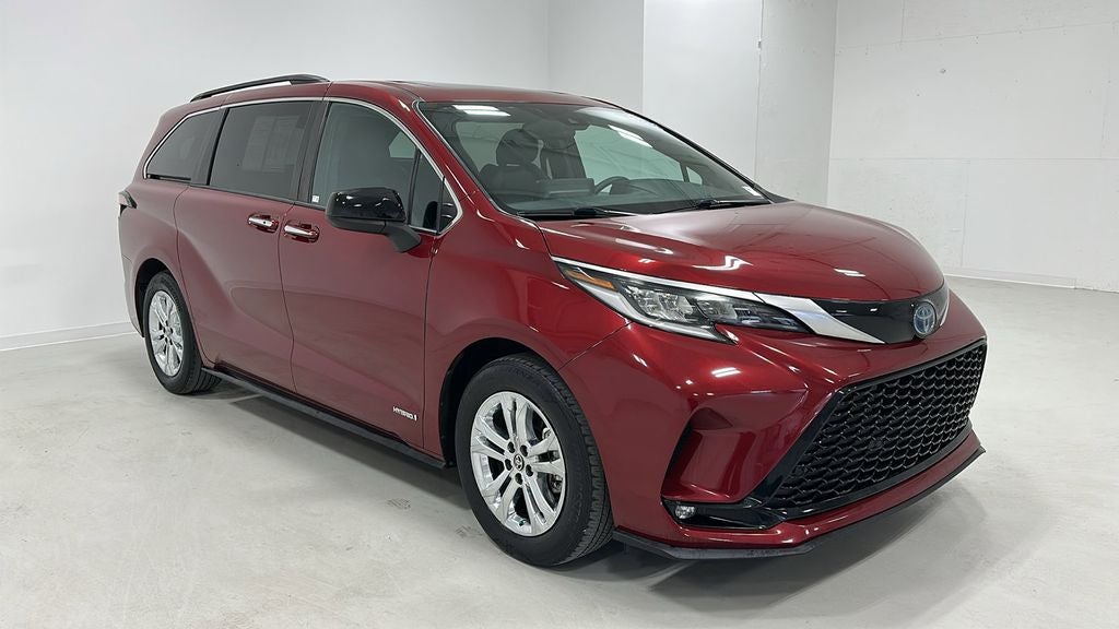 2021 Toyota Sienna XSE 7 Passenger