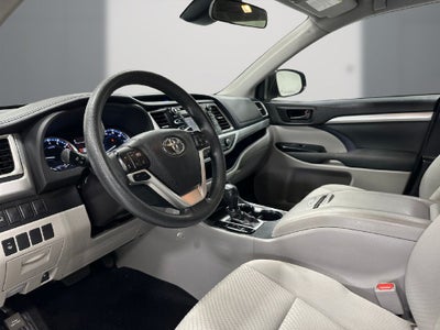2017 Toyota Highlander LE