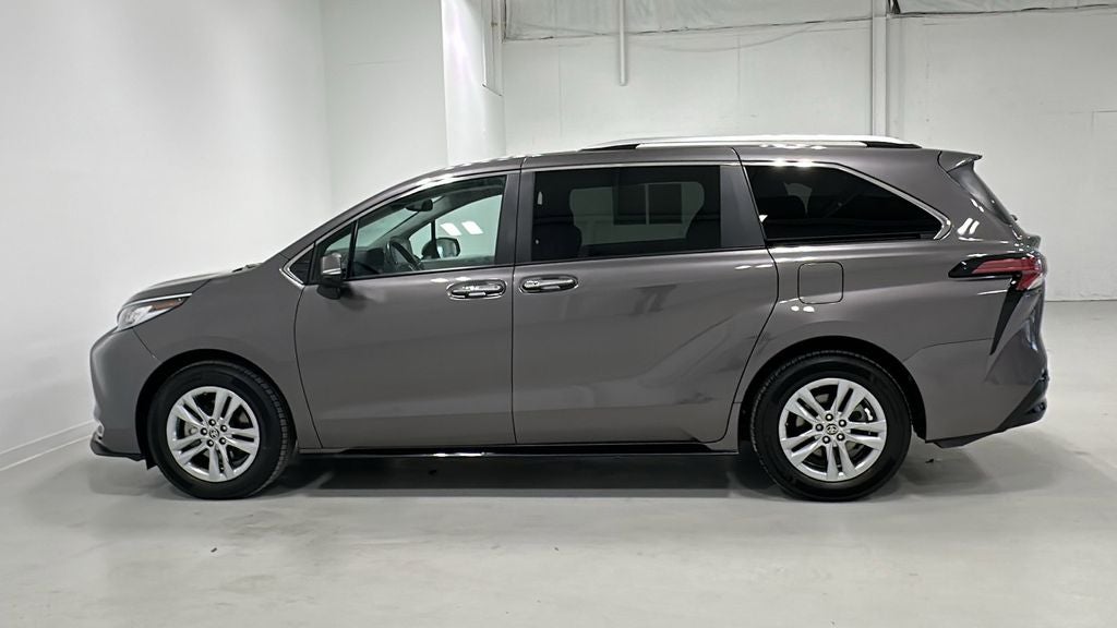 2023 Toyota Sienna Limited 7 Passenger
