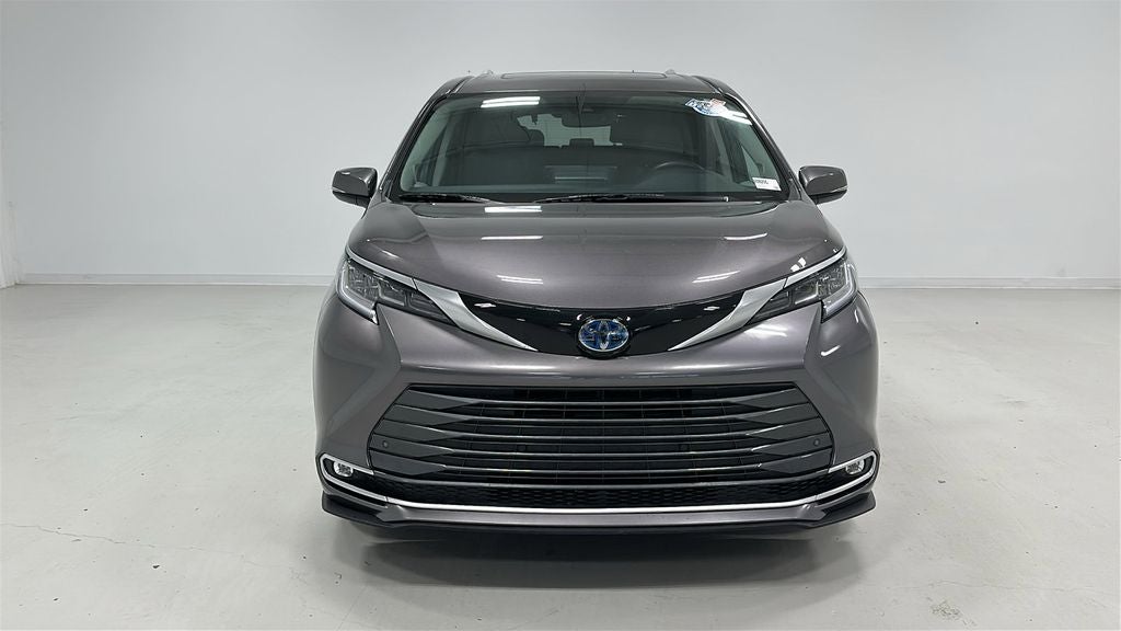2023 Toyota Sienna Limited 7 Passenger