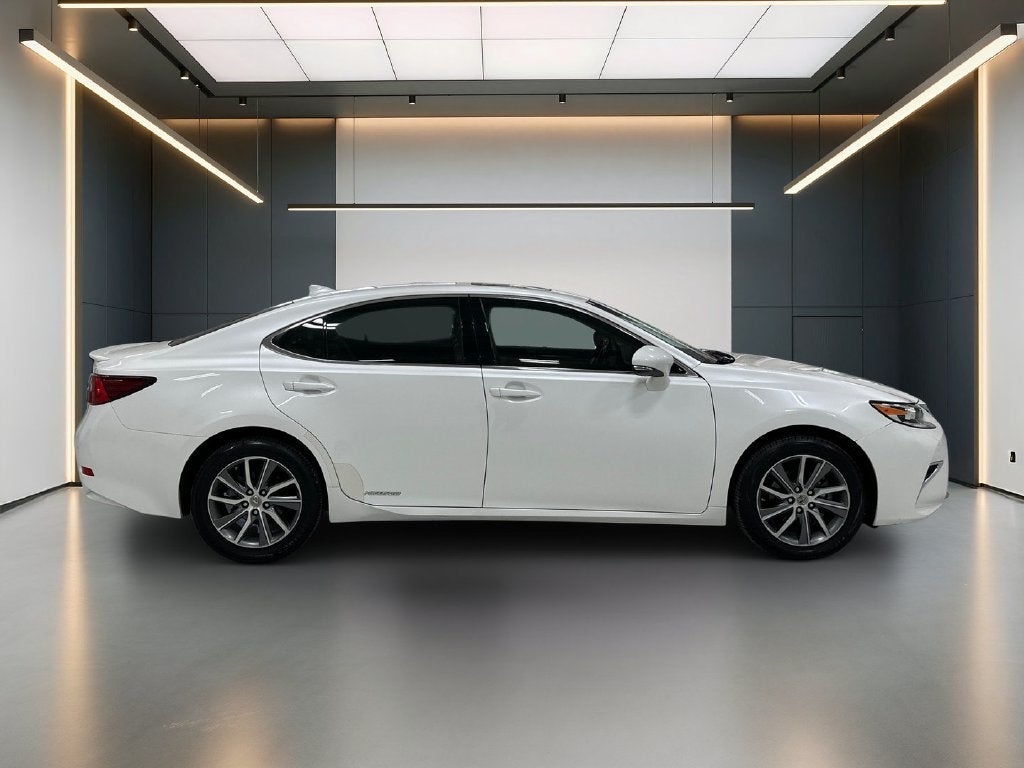 2016 Lexus ES 300h